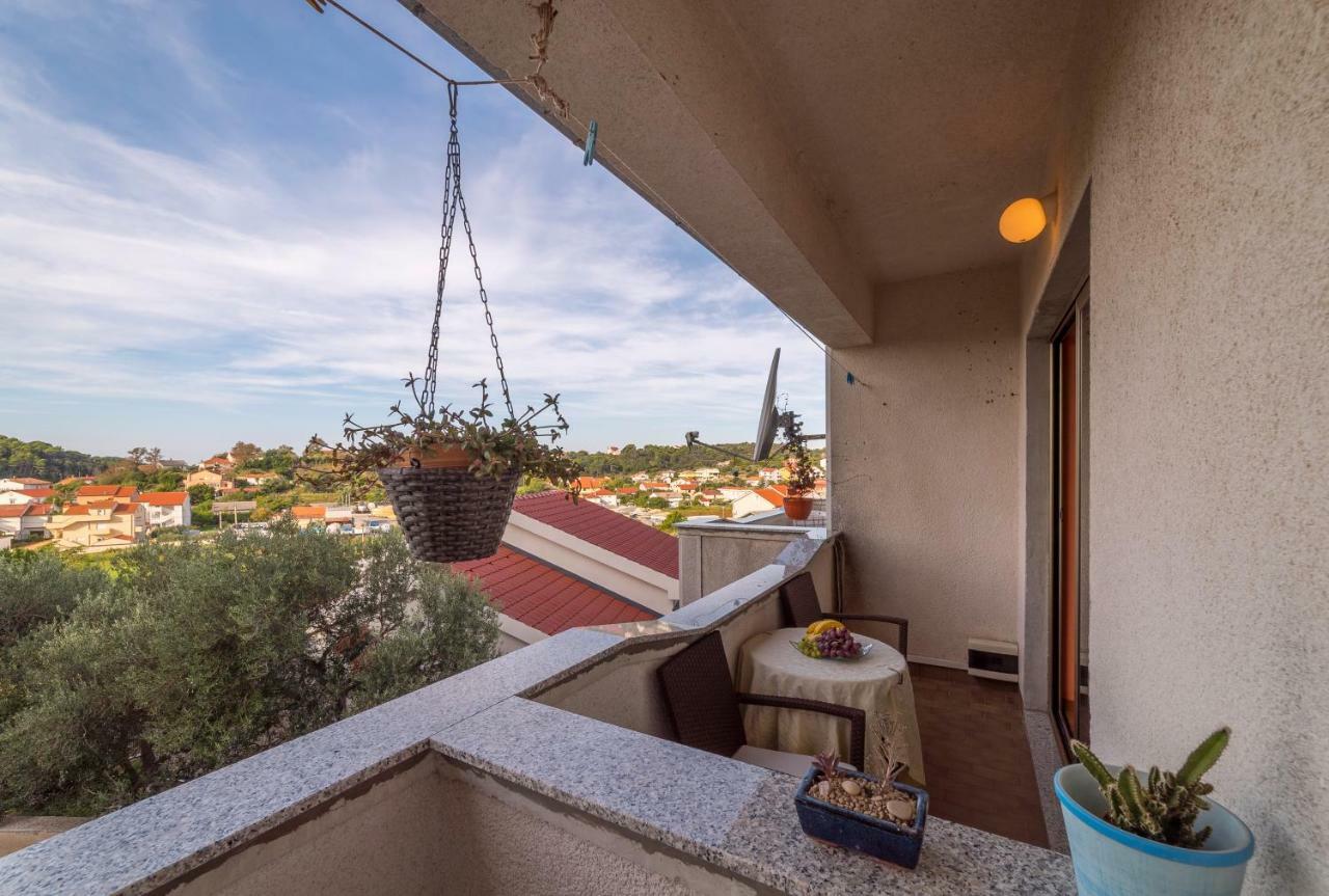 Apartmani Mia Palit Buitenkant foto